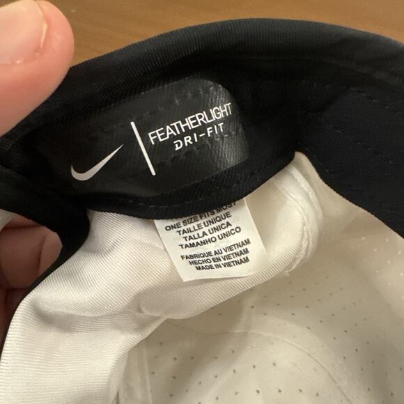 Nike Hat Cap Strap Back White Black Swoosh Featherlight Golf Tennis Running - Picture 12 of 13